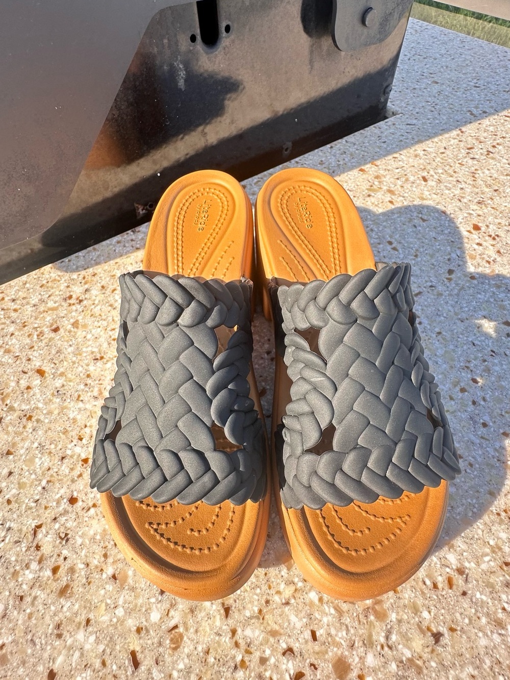 Crocs Women's Brooklyn Woven Slide heels sandals size 8